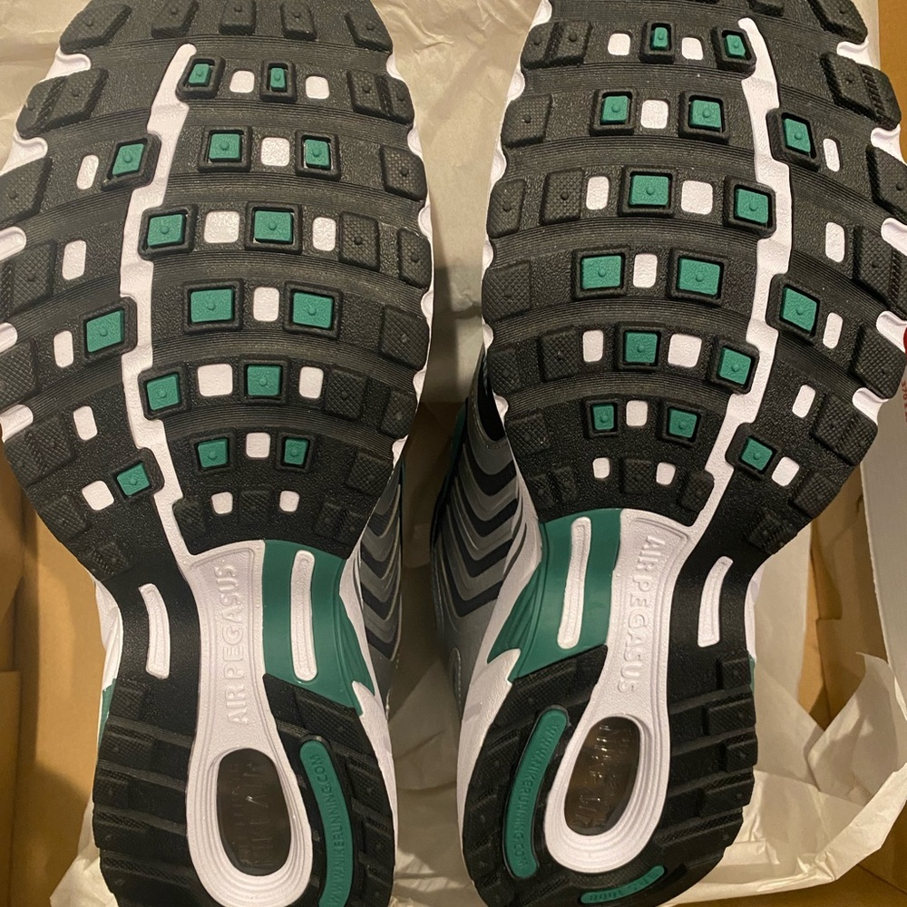 Nike Air Pegasus 2005 - Picture 4 of 4